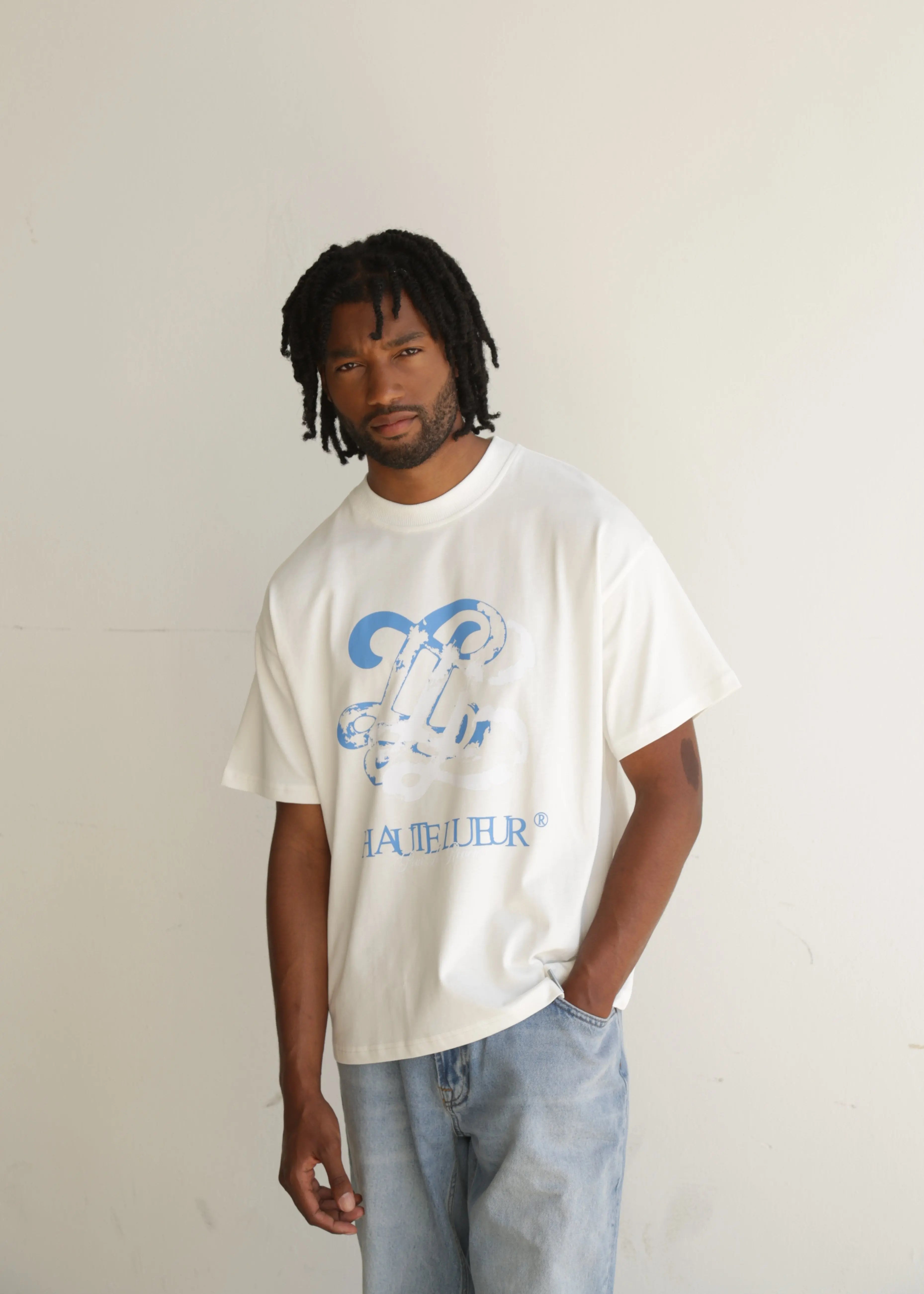 Distressed monogram t-shirt Lueur Clothing