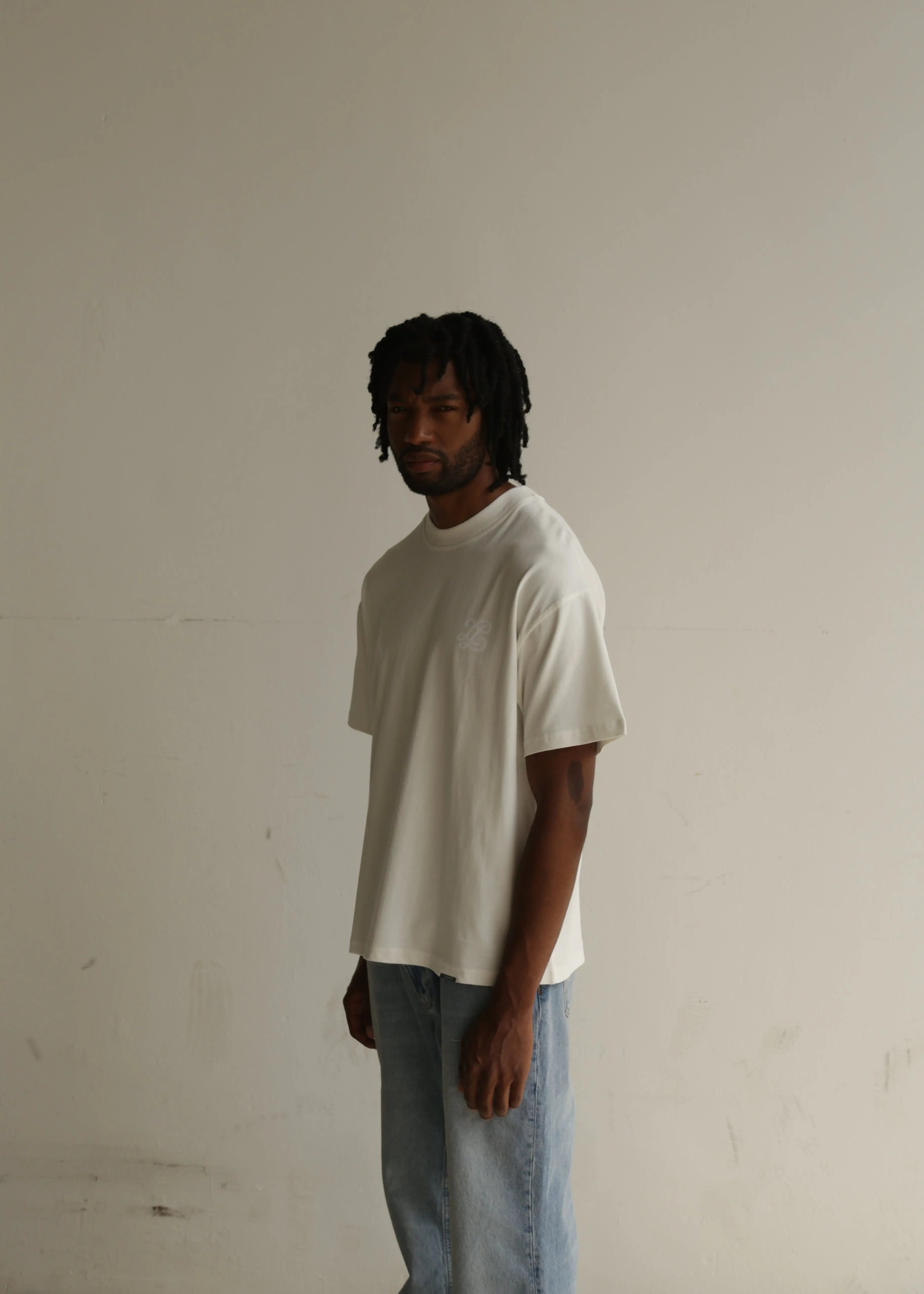 Monogram t-shirt Lueur Clothing