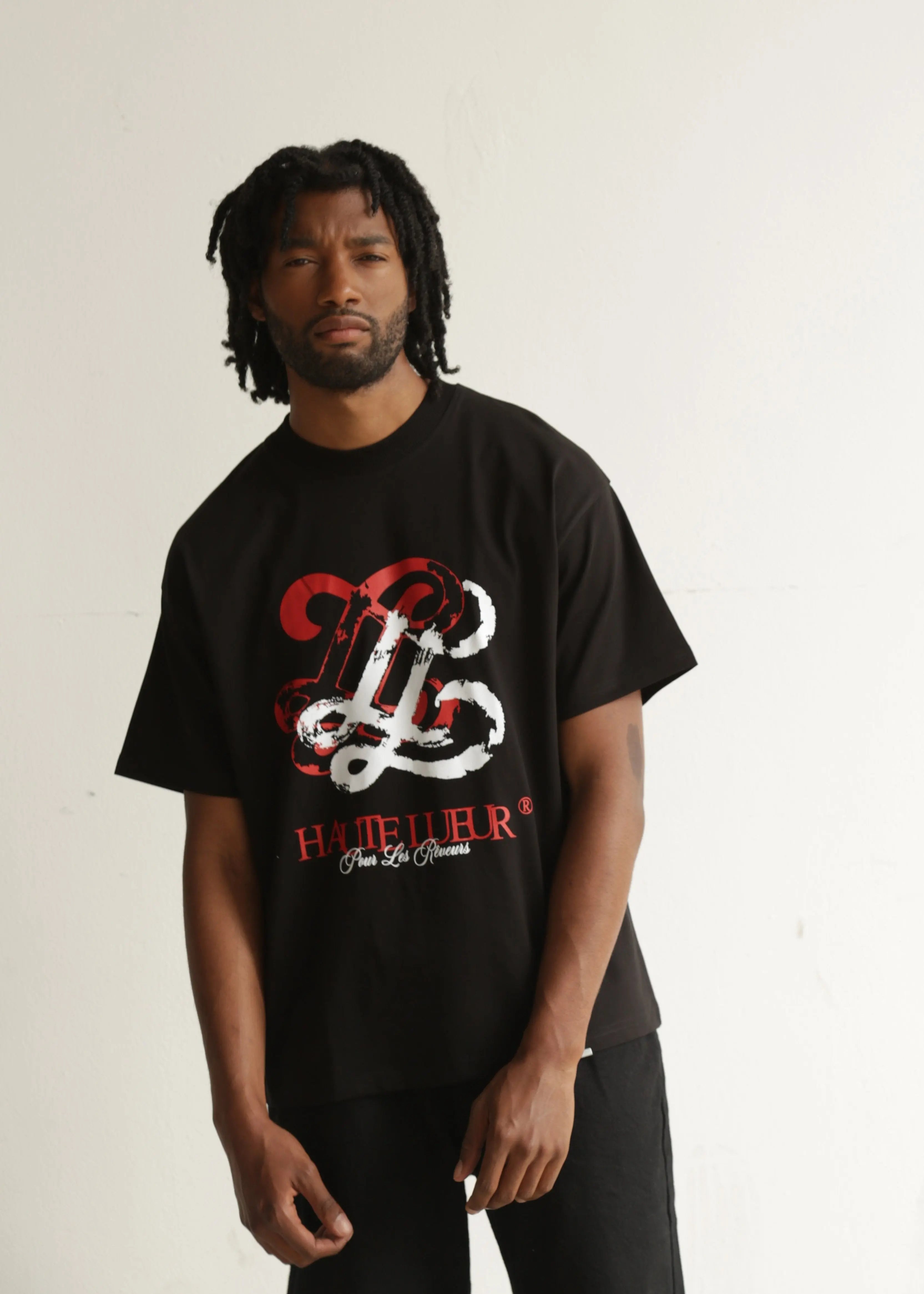 Distressed monogram t-shirt Lueur Clothing