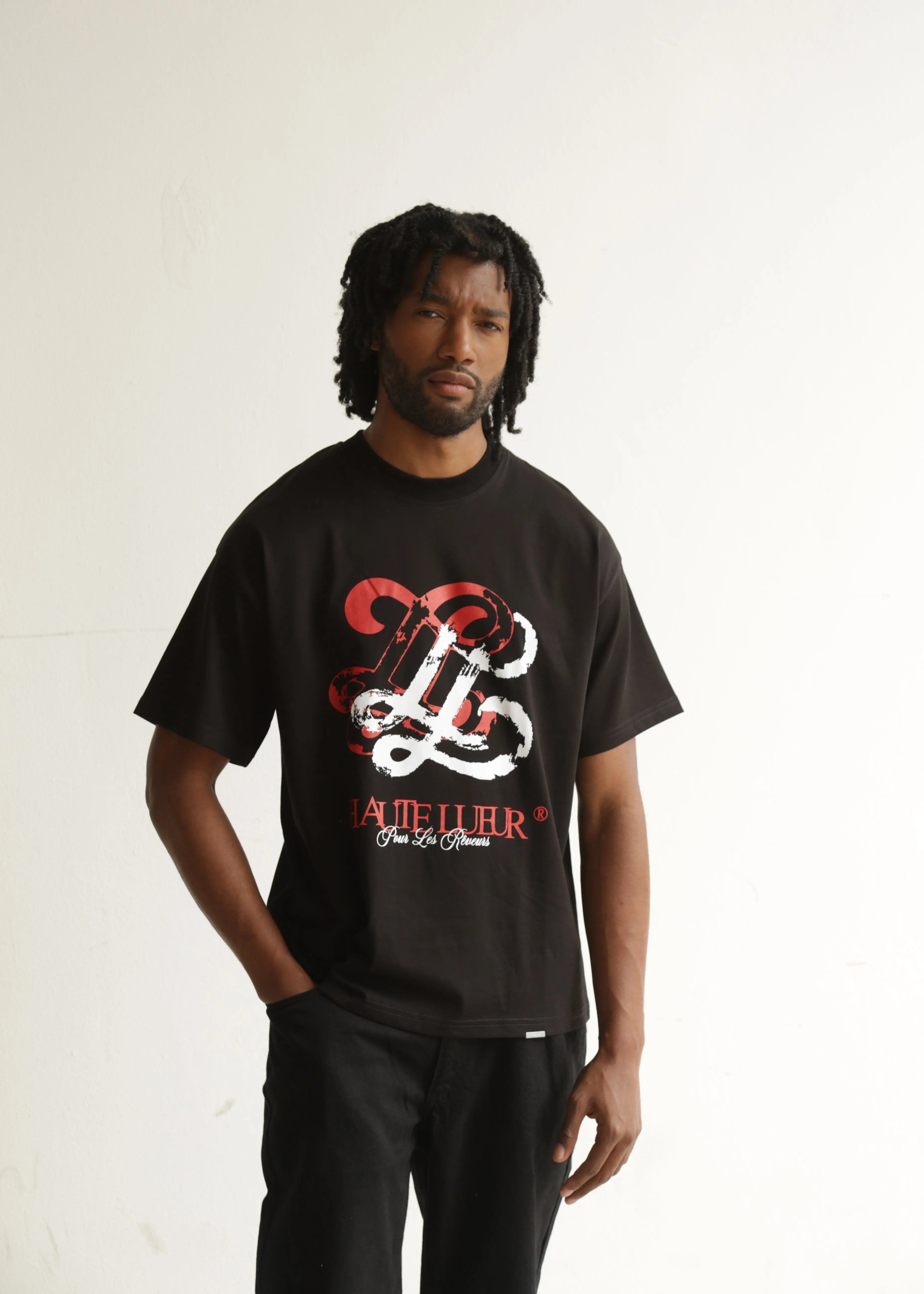 Distressed monogram t-shirt Lueur Clothing