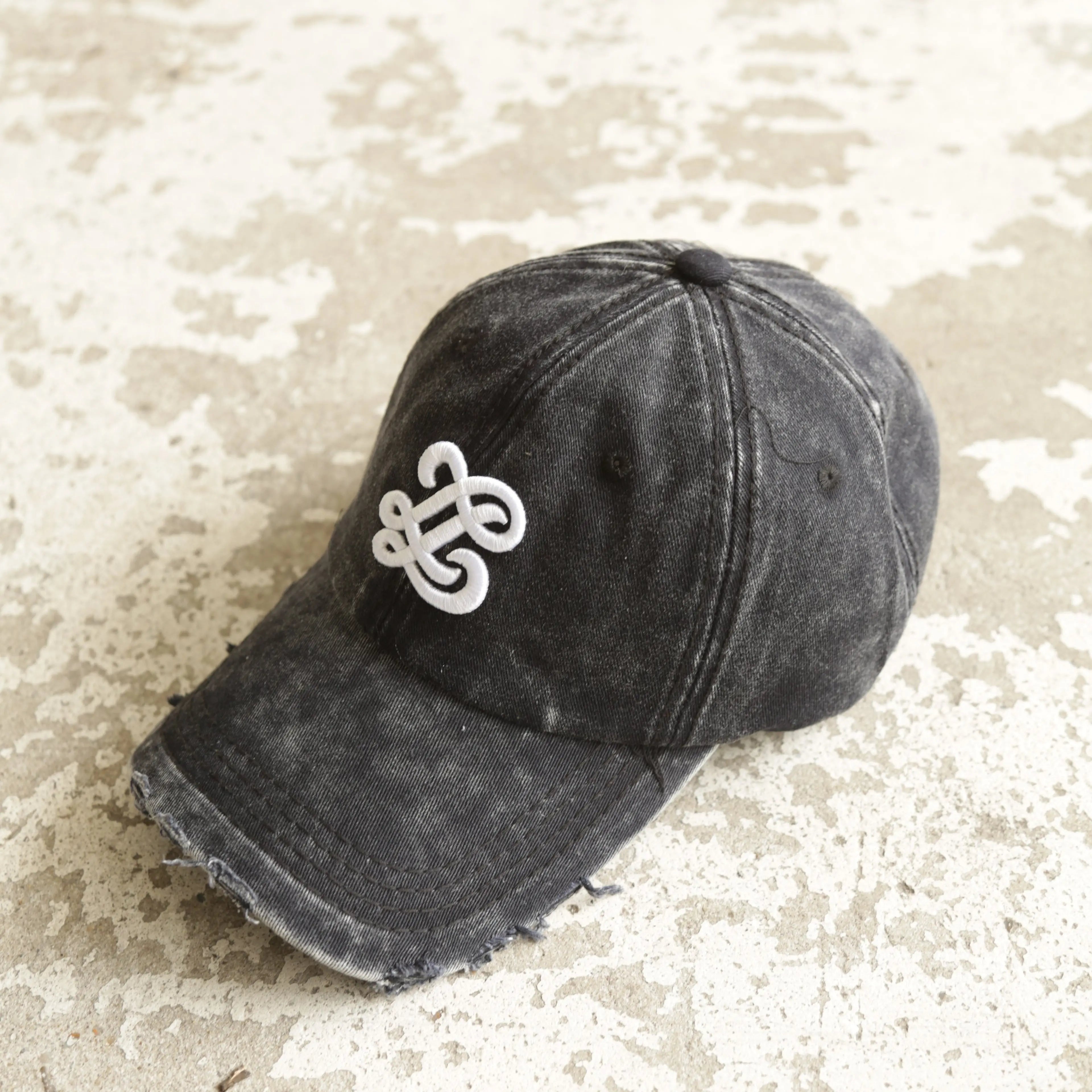 Distressed washed cap Lueur Clothing
