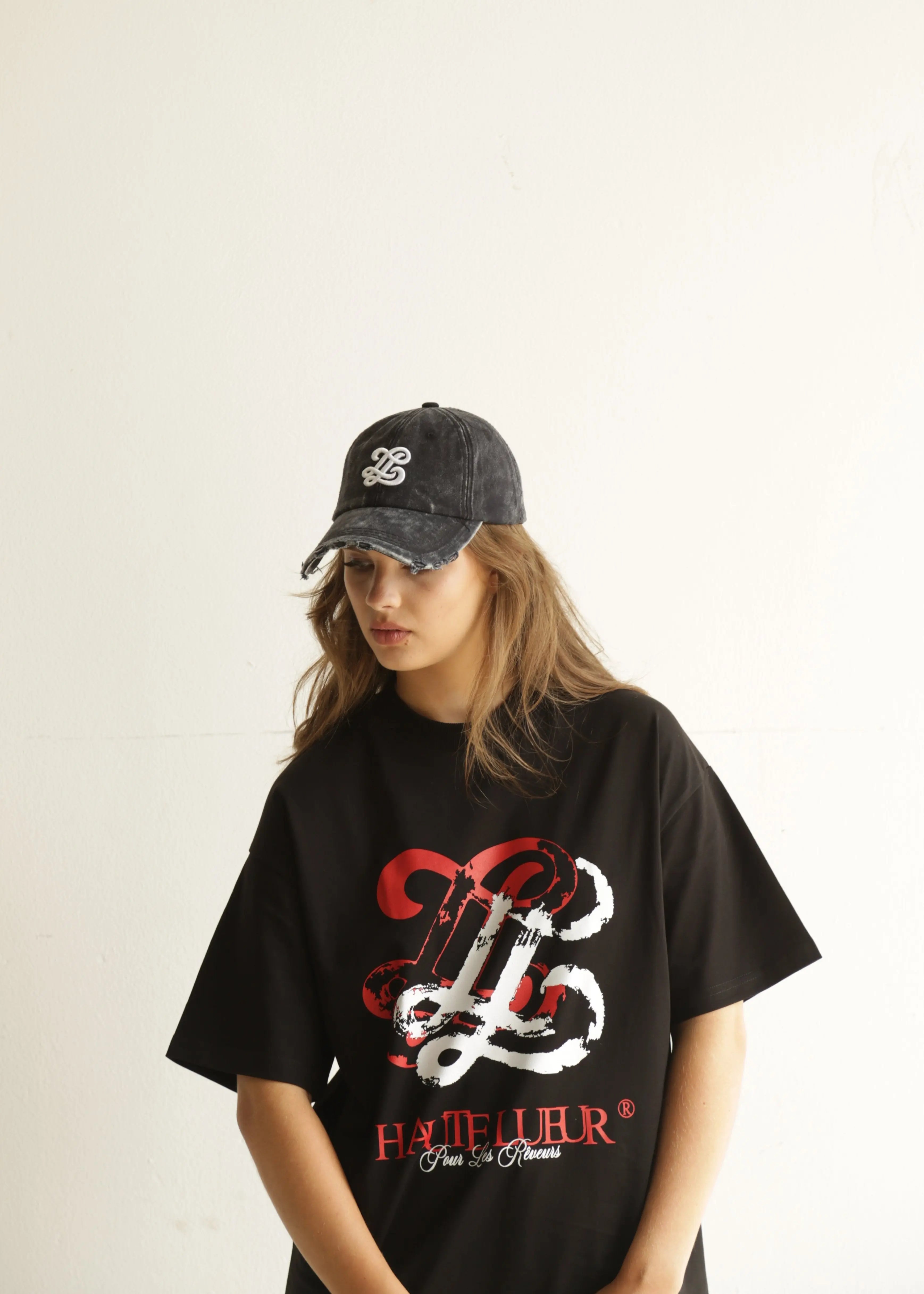 Distressed monogram t-shirt Lueur Clothing